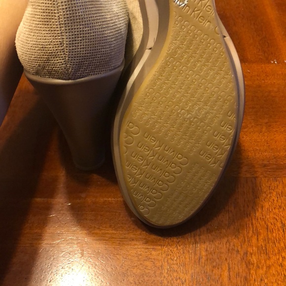 Calvin Klein - Picture 4 of 4